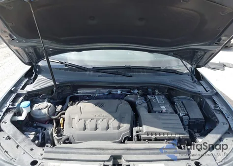 2022 Volkswagen Tiguan 2.0T Sel R-Line z USA, uszkodzony, nr VIN 3VV4B7AX1NM056132